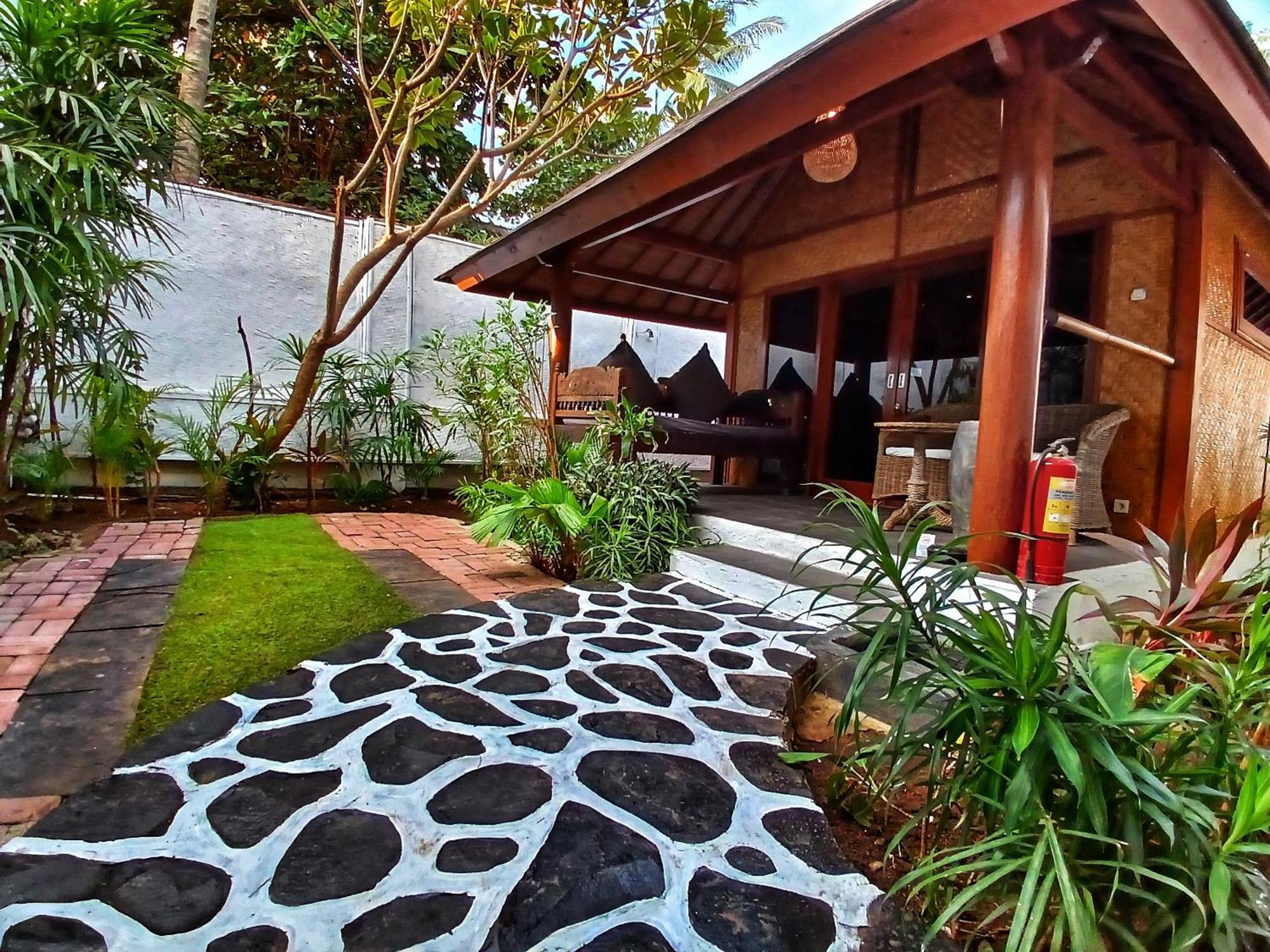 Scallywags Beach Club Gili Air Extérieur photo