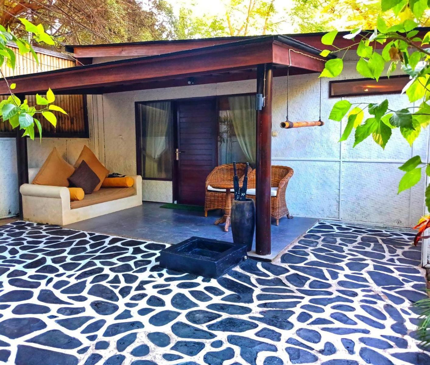 Scallywags Beach Club Gili Air Extérieur photo